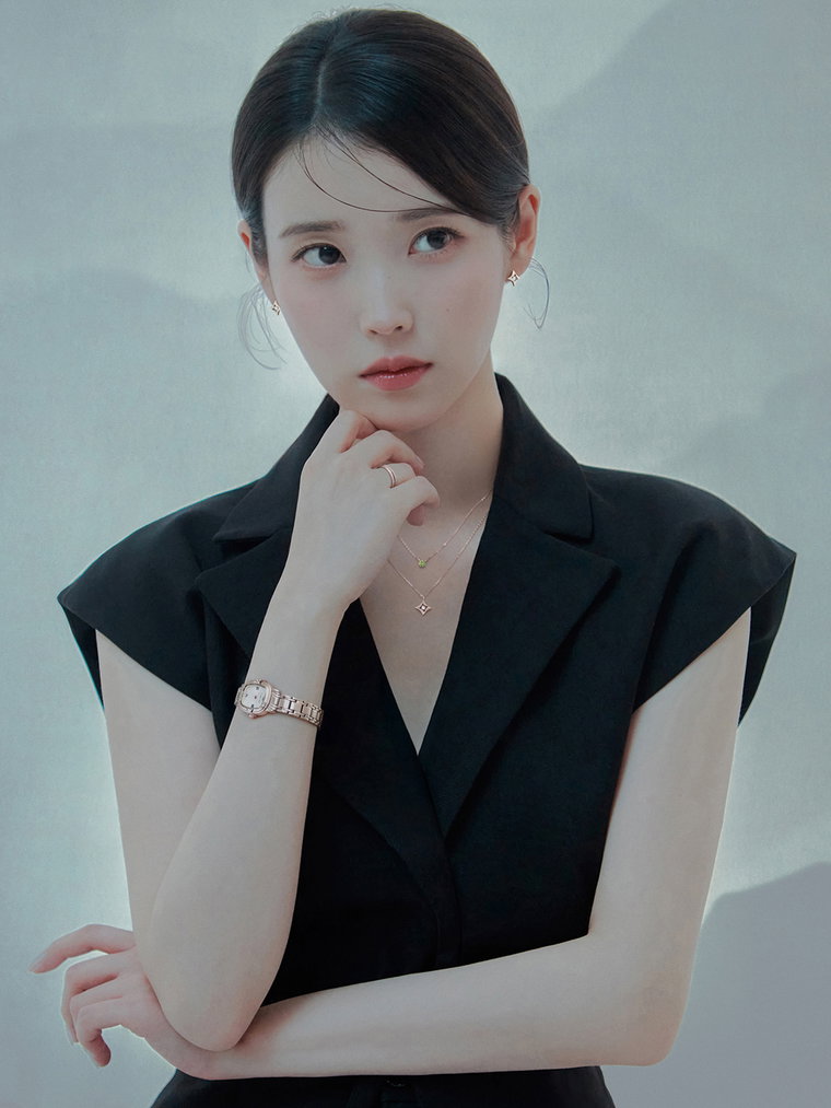 아아유,제이에스티나
