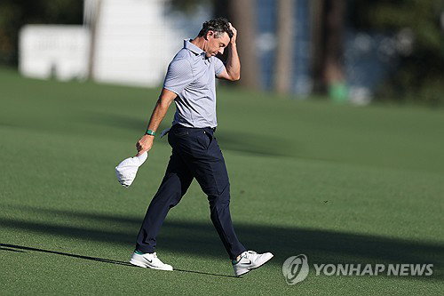 '아멘코너'에 막힌 매킬로이 