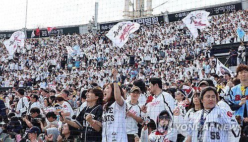 프로야구 인기에 편의점 매출도 '홈런'&hellip;마케팅 경쟁 본격화