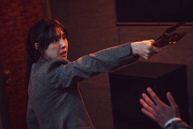 웨이브 ‘리버스’ 서지혜, 불안부터 뒤틀린 욕망까지… 미스터리 스릴러 정점 찍을까