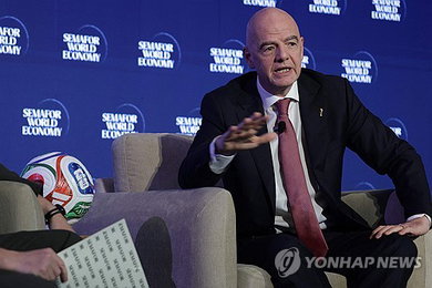 이란, 2026 북중미 월드컵 본선 참가 확정… FIFA 회장 "스포츠는 정치와 분리돼야"