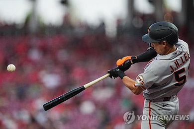 이정후, 4안타 몰아치며 타율 상승세…김혜성 2경기 연속 침묵