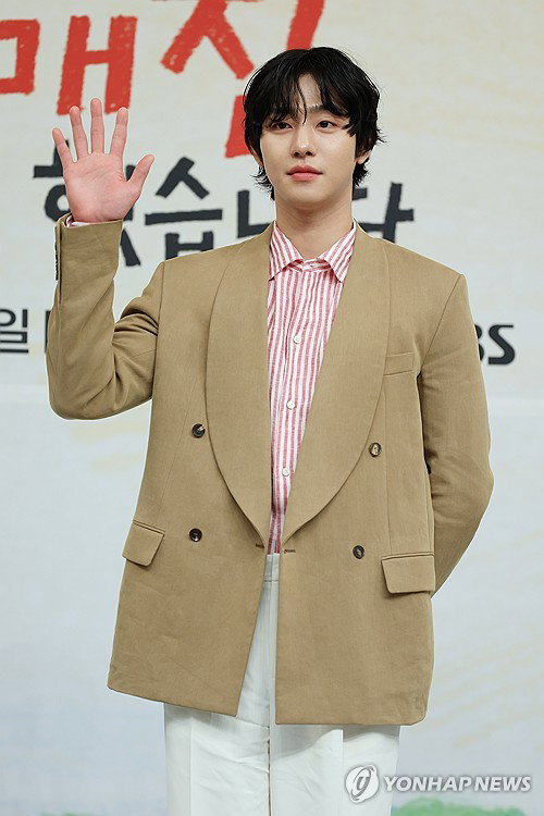 안효섭, '사자보이즈' 리더에서 '오늘도 매진했습니다' 청년 농부로&hellip; 힐링 로코 컴백