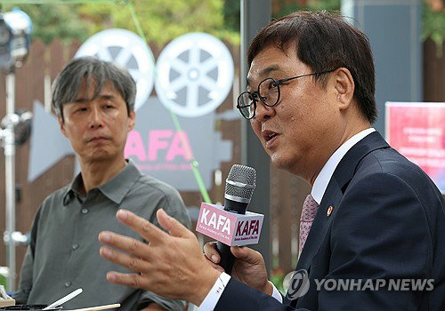 영화계 주요 현안 논의: 홀드백&middot;스크린 독점 규제, 656억 추경으로 영화산업 재도약 시동