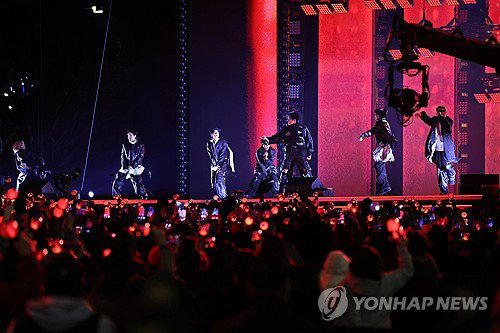 OTT&middot;IPTV, 콘텐츠 넘어 '라이브' 경쟁&hellip;미디어 시장 판도 재편