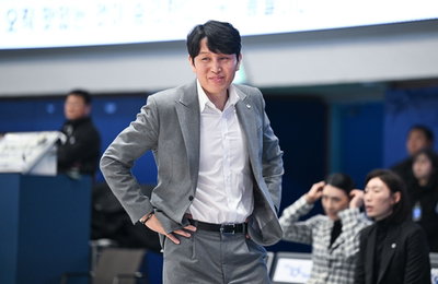 여자농구 우리은행, 위성우 총감독 체제 전환…전주원 신임 사령탑 선임