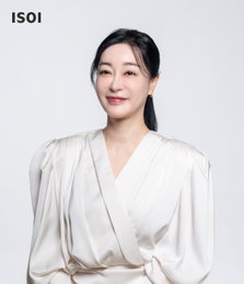 김혜은, 아이소이 1대 모델에서 17년 만의 귀환 “브랜드 역사와 함께하는 뮤즈”