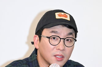 셰프 2인의 기술적 대립과 생산자 중심 미식 예능의 경제적 가치