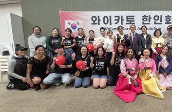 K-페스티벌 관람객 1000명 돌파... 영화 전석 매진 및 한복 체험 장사진