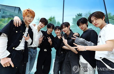 클로즈 유어 아이즈 데뷔 1주년 지표와 신규 싱글 전략 분석