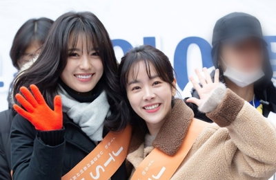 한지민·한효주 등 '길벗' 멤버들, 명동서 선한 영향력 전파… 빈곤 지역 아동 돕기 앞장