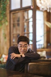 ‘연기 거신’ 손현주, 넷플릭스 ‘원더풀스’ 합류… 비밀스러운 초능력 박사 변신