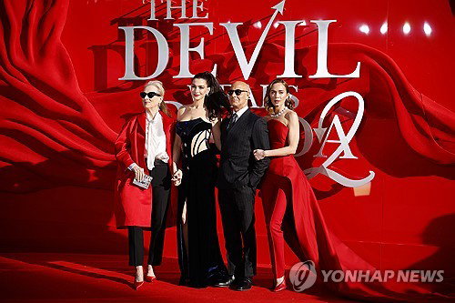 악마는 프라다 2, 북미 박스오피스 개봉 첫날 1위 기록하며 흥행 돌풍 예고