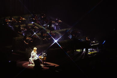 57세 가수, 유튜브 개설 및 콘서트 활동으로 '소통 행보' 확대