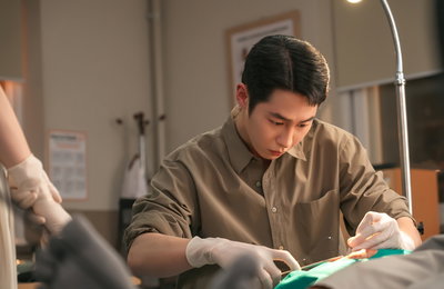 이재욱, 이번엔 섬마을 공보의다… ‘닥터 섬보이’서 까칠·허당 반전 매력 예고