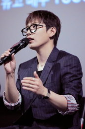 에이티즈 홍중, 전주국제영화제 깜짝 등장… 음악 감독으로 넓힌 아티스트 행보