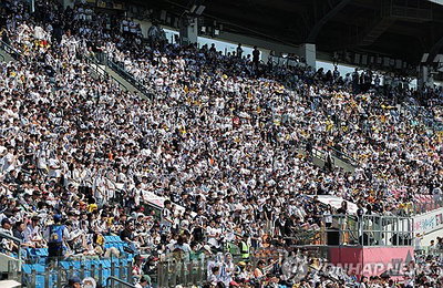 프로야구 | 166경기 300만 관중 돌파 | 2026시즌 KBO 기록 경신