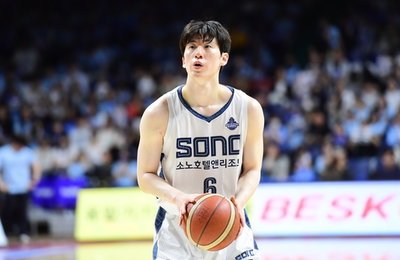 소노 이정현, 챔프전 4차전 22점 활약…0.9초 극적 승리 견인