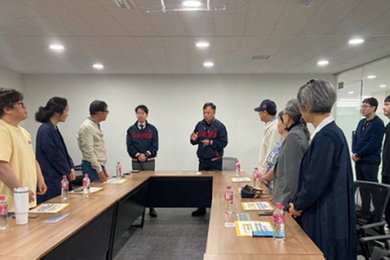 승리의 환호 뒤에 숨은 '자막의 덫', 롯데 자이언츠가 마주한 뼈아픈 실책