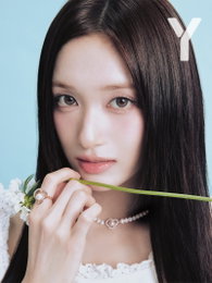 [화보] 아이브 이서, 스무 살의 화려한 외출… 진주보다 빛나는 ‘독보적 아우라’
