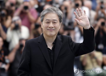‘칸의 심장’ 박찬욱, 변방에서 중심으로 우뚝 선 거장의 압도적 존재감