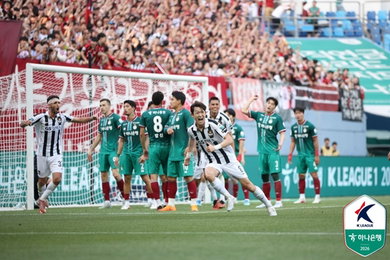 '압도적 1위' FC서울, 이승모의 극장골로 대전 격파… 인천은 4골 폭격하며 5위 점프