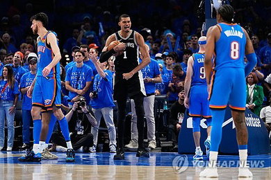'신인류' 웸반야마, 전설을 삼키다: NBA 서부 결승을 뒤흔든 '41-24'의 경이로운 전율