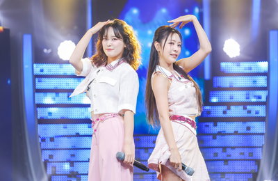 ‘파이브돌스’ 허찬미·서은교, 15년 만의 눈부신 재회… ‘미스트롯 포유’ 무대 찢었다