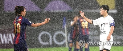 빗속을 뚫고 터진 역전 드라마! 내고향여자축구단, 수원 꺾고 아시아 정상 노린다