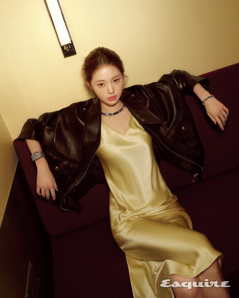 장원영,에스콰이어