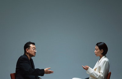 ‘군체’ 연상호 감독 “김신록이 적격”… [지옥] 잇는 두 거장의 강렬한 시너지 예고