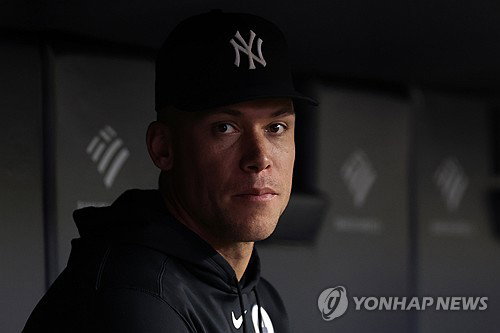 팬심 울린 비보… 양키스 저지, 갈비뼈 골절로 장기 이탈! AL 홈런왕 판도 격변 예고!