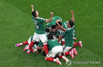 40년 숙원 푼 멕시코, 키뇨네스 앞세워 16강 비상!