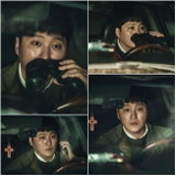 "망원경 너머 섬뜩한 광기"…'결혼의 완성' 김대명, 초조한 밤거리 감시 포착