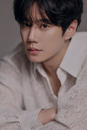 "I will stay healthy and return safely"…Lee Jun-young enlists in the Army as an active-duty soldier today (21st)