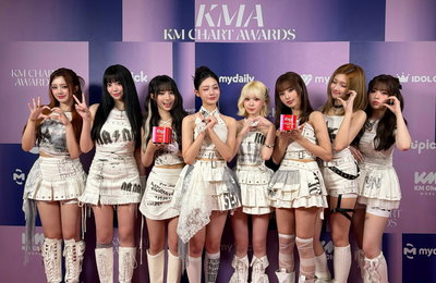 유니스, 'KMA 2026'서 인기 아이콘 등 2관왕 달성