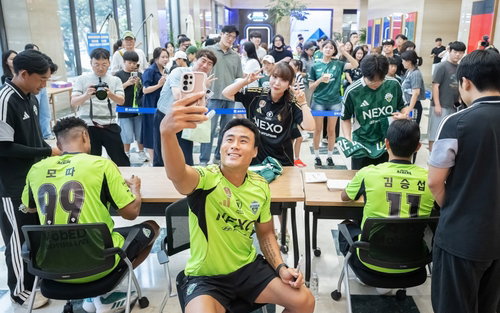 전북현대 슈퍼스타 총출동! 전북은행 JB스퀘어, 팬심으로 '축제'