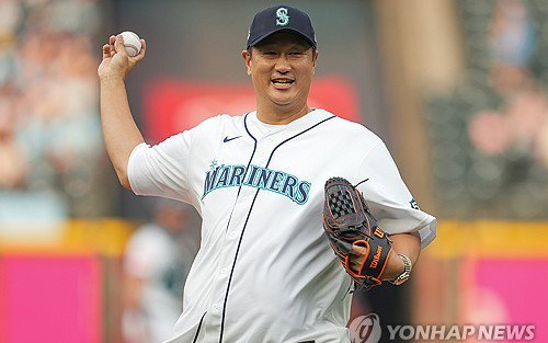 이대호, 10년 만 시애틀 복귀! 부자 시구